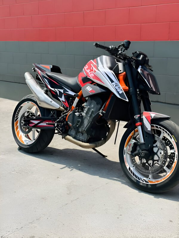 Moto Roja Yamaha 2023